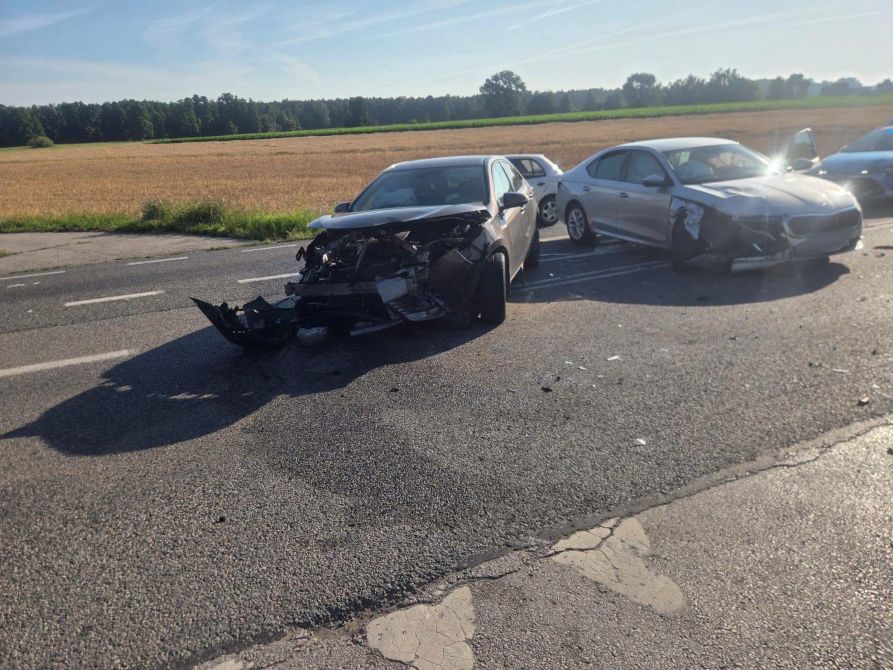 Wypadek na krajowej dziesiątce. Ranne dwie kobiety
